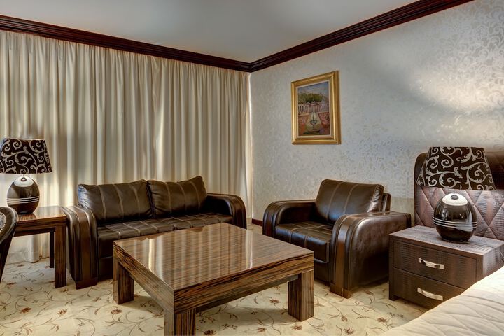 Room 32 of 85