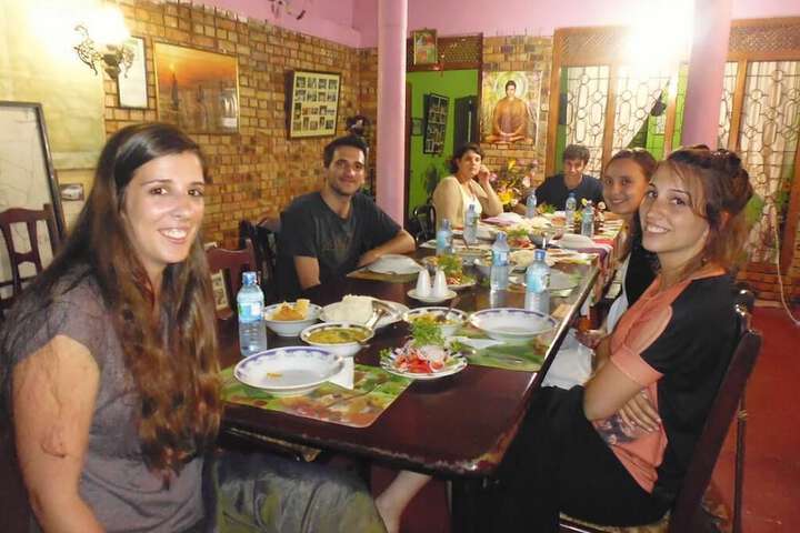 Dining 7 of 37