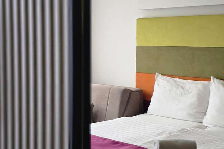Room 17 of 53