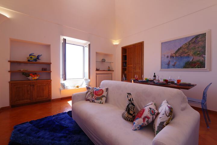 Room 43 of 83