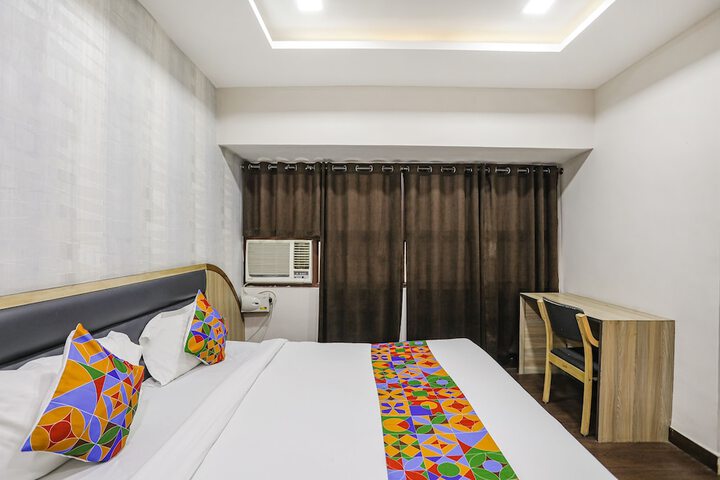 Room 18 of 28