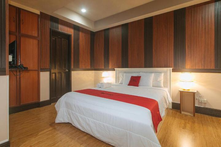 RedDoorz Plus at Canley Residential