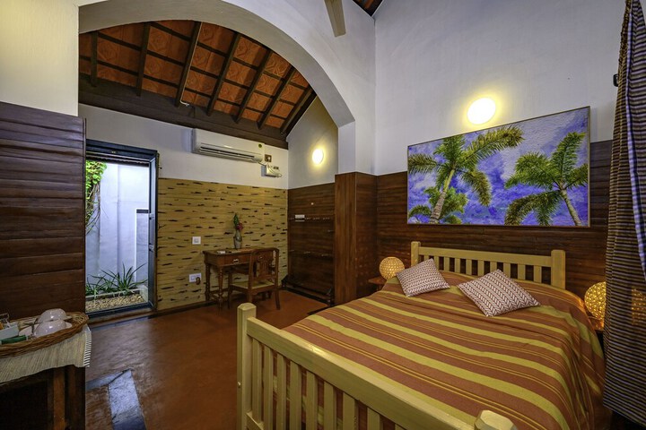 Room 15 of 37