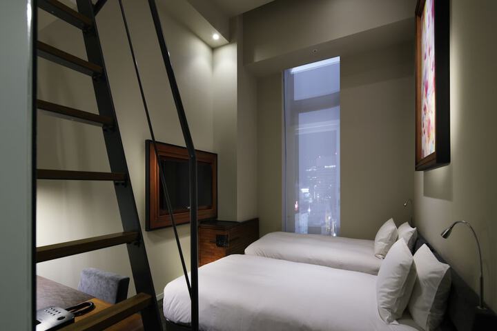 Room 15 of 127