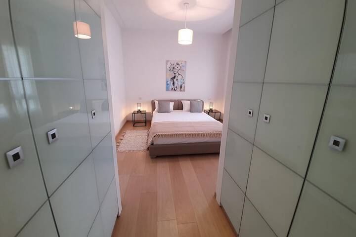 Room 27 of 27