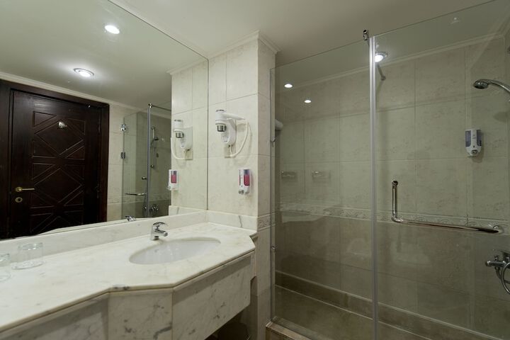 Room 60 of 168