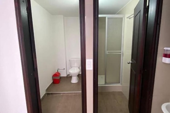 Room 32 of 47