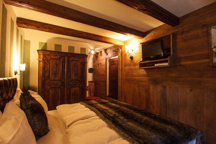Room 10 of 57
