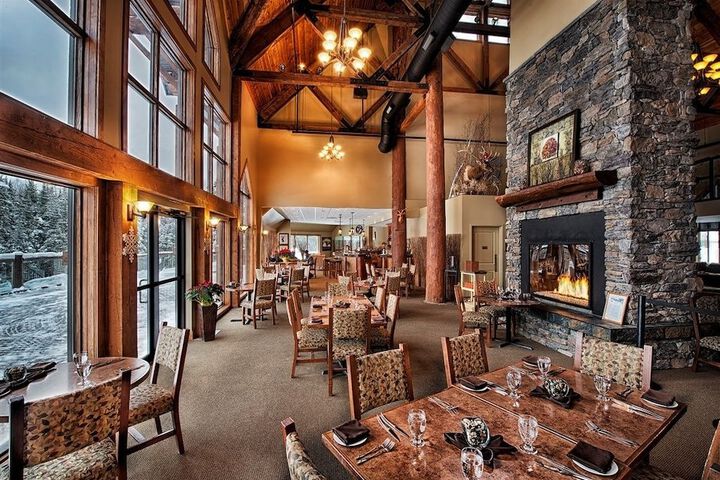 Dining 19 of 27