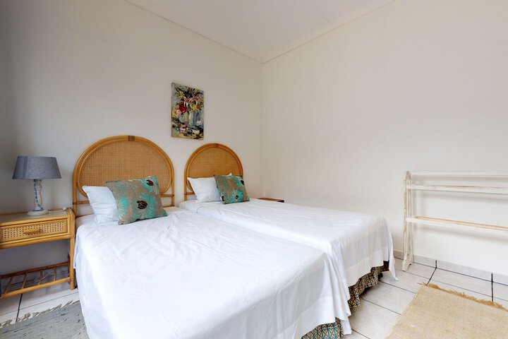 Room 2 of 34