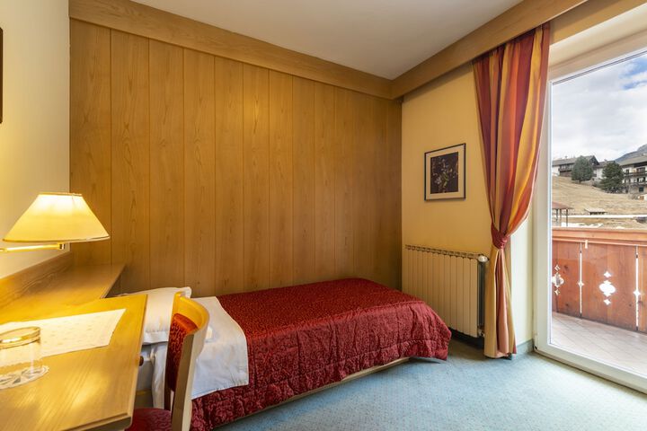 Room 25 of 113