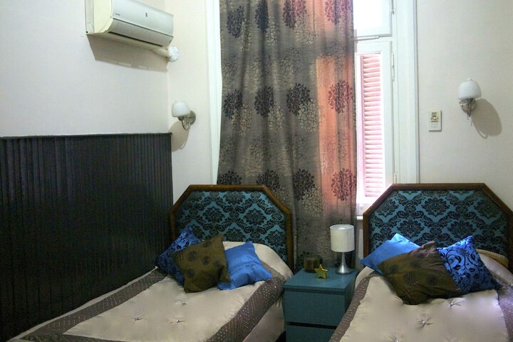Room 9 of 33