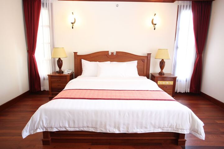 Room 5 of 52