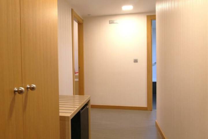 Room 28 of 66