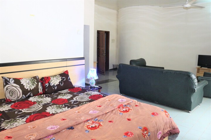 Room 12 of 22
