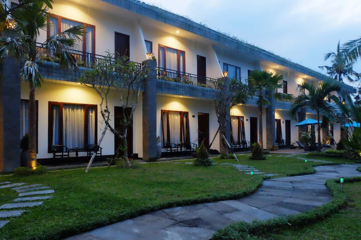 Hotel Exterior 52 of 58