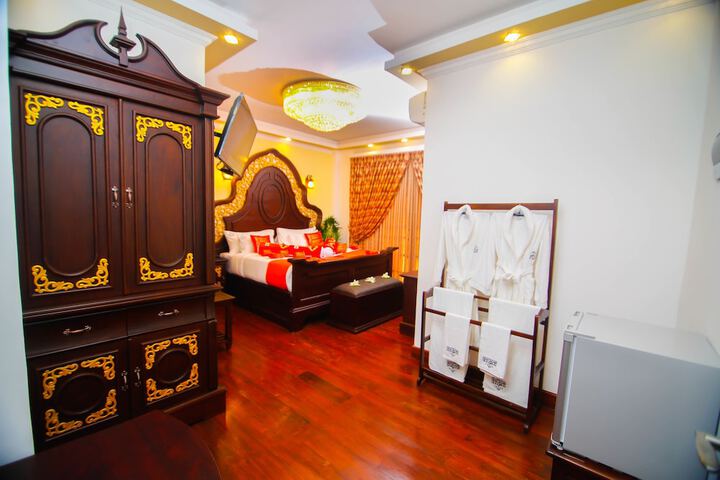 Room 80 of 230