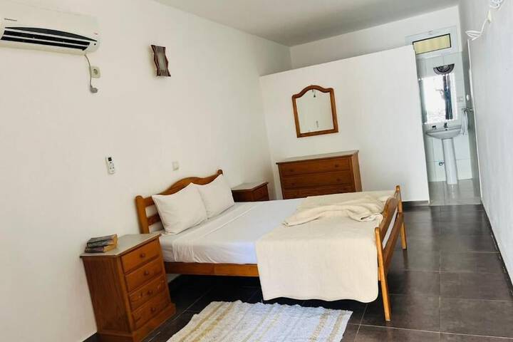 Room 7 of 48