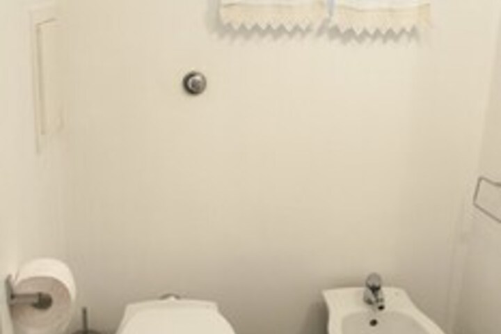 Room 5 of 48