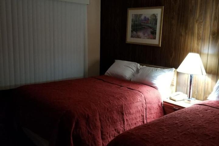 Room 5 of 28