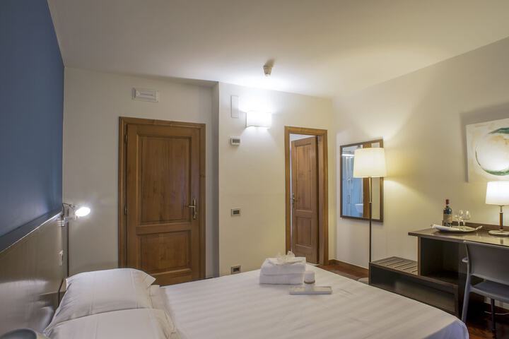 Room 5 of 49