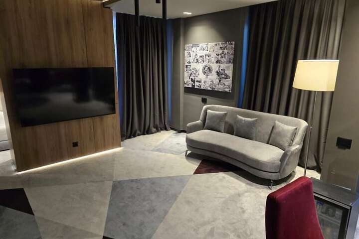 Room 13 of 46