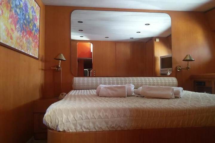 Room 4 of 45