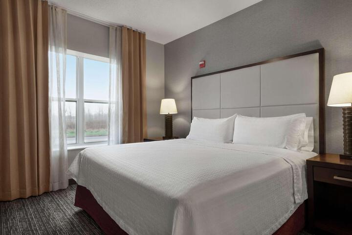 1 King Bed 1 Bedroom Suite (10 of 12)