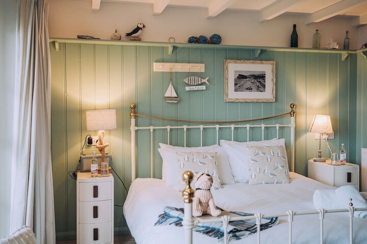 Room 13 of 25