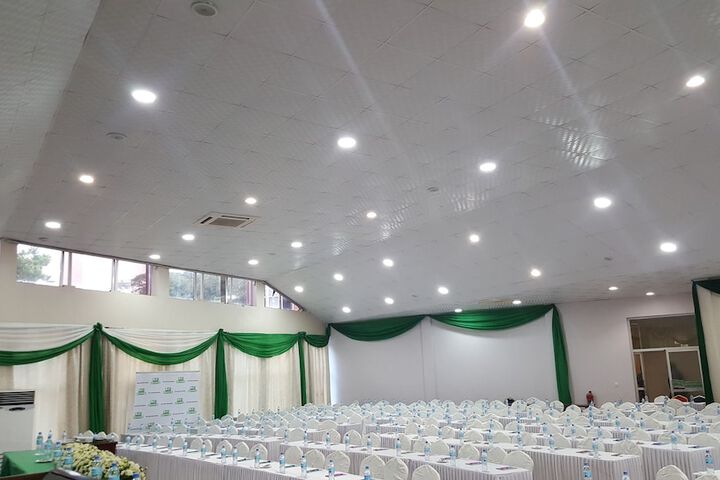 Ballroom/Hall 17 of 20