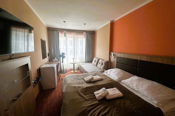 Room 16 of 43