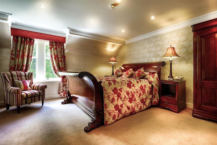 Room 32 of 80