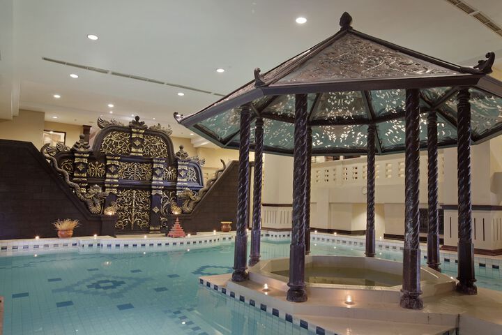 Pool Hotel