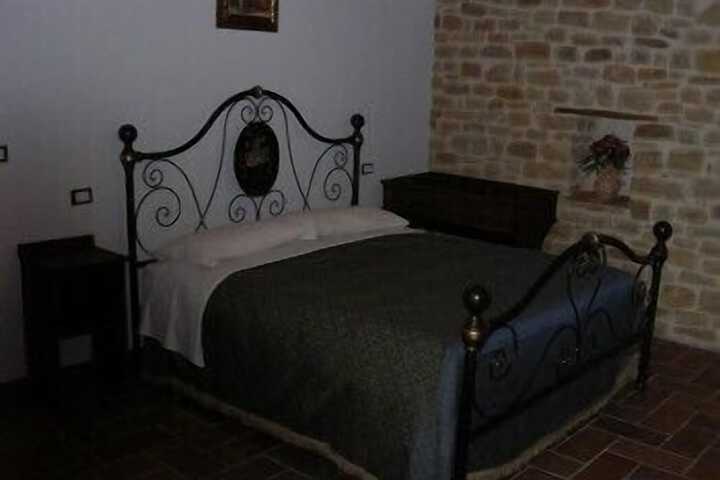 Room 2 of 47