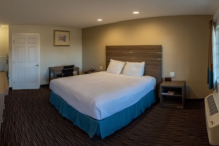 1 King Bed (17 of 22)