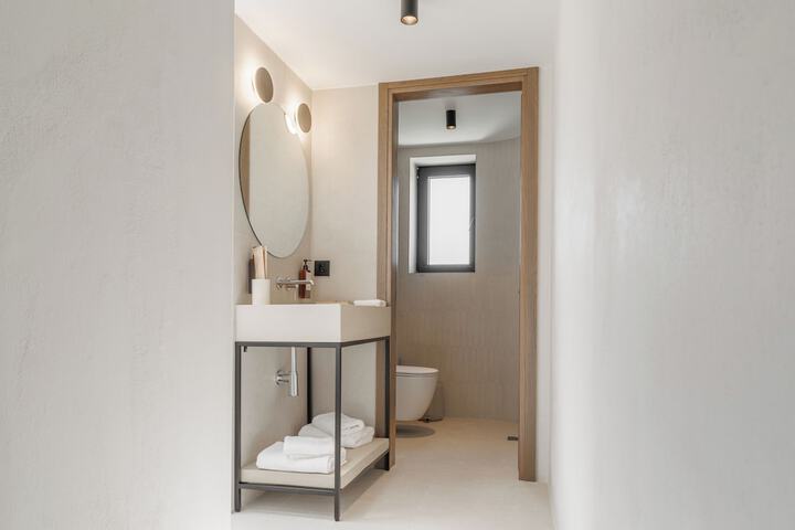Room 5 of 19