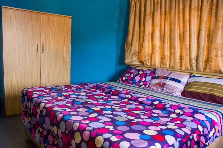 Room 17 of 34