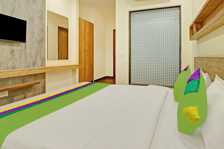 Room 12 of 29
