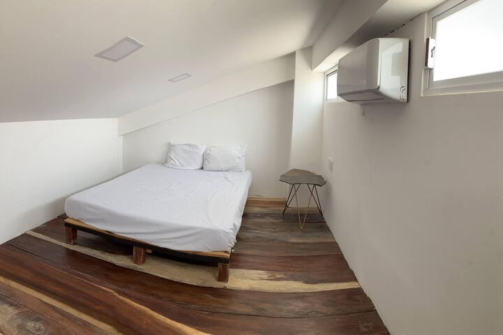 Room 87 of 231