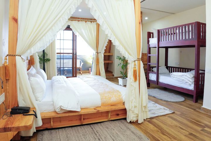 Room 30 of 73