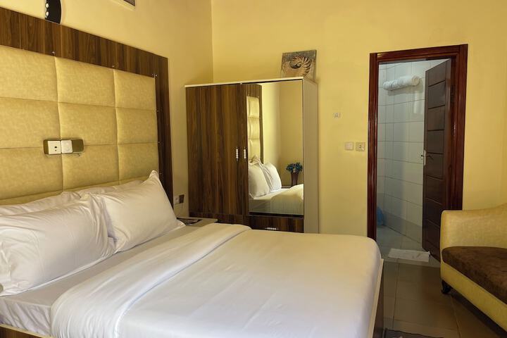 Room 89 of 124