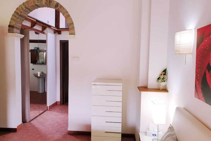 Room 14 of 28