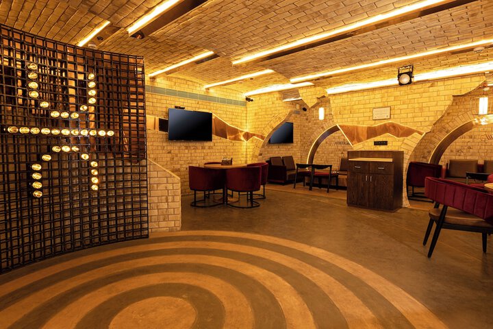 Lounge 52 of 74
