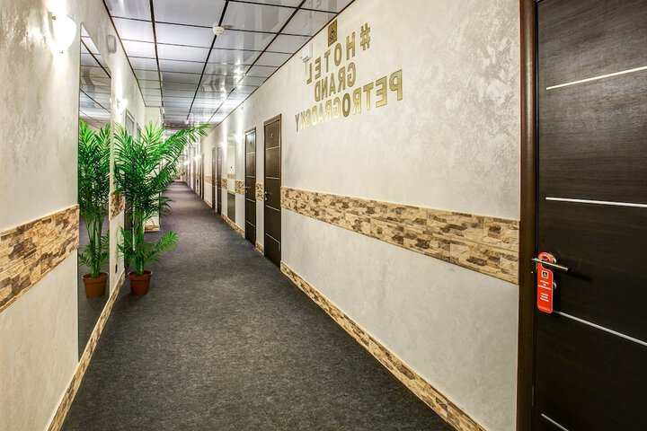 Ballroom/Hall 30 of 39