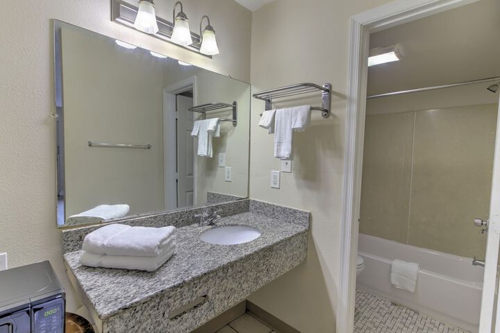 Renovated Standard King Bed (6 of 21)