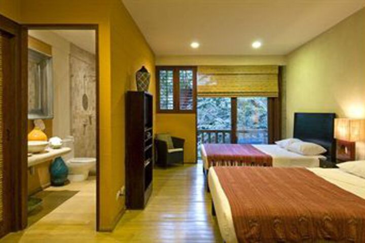 Room 12 of 28