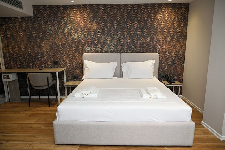Room 10 of 86