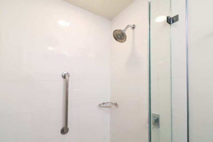 Room 14 of 65