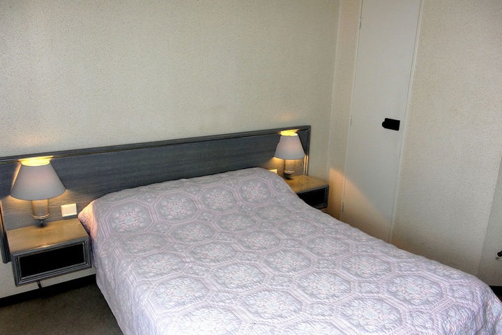 Room 9 of 54