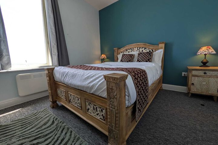Room 4 of 11
